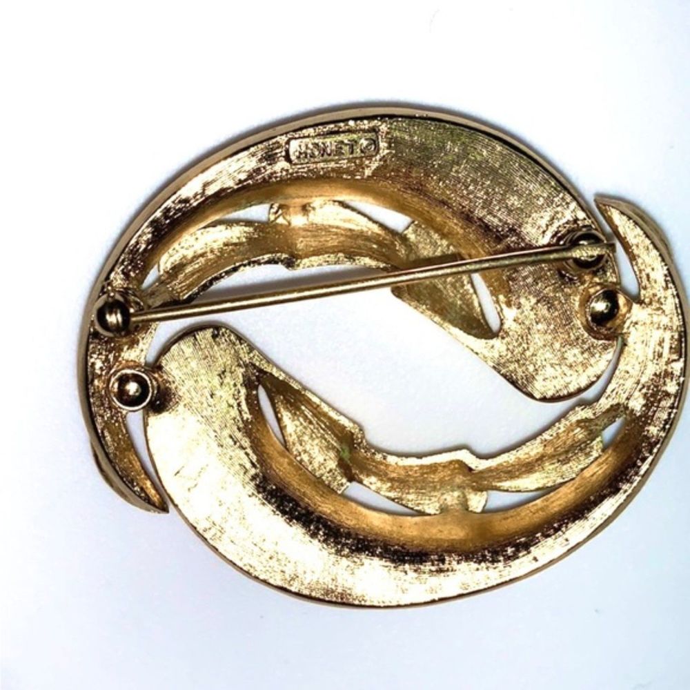 Vintage Monet brand Gold Tone Textured Overlapping Oval Brooch Pin - Picture 3 of 3